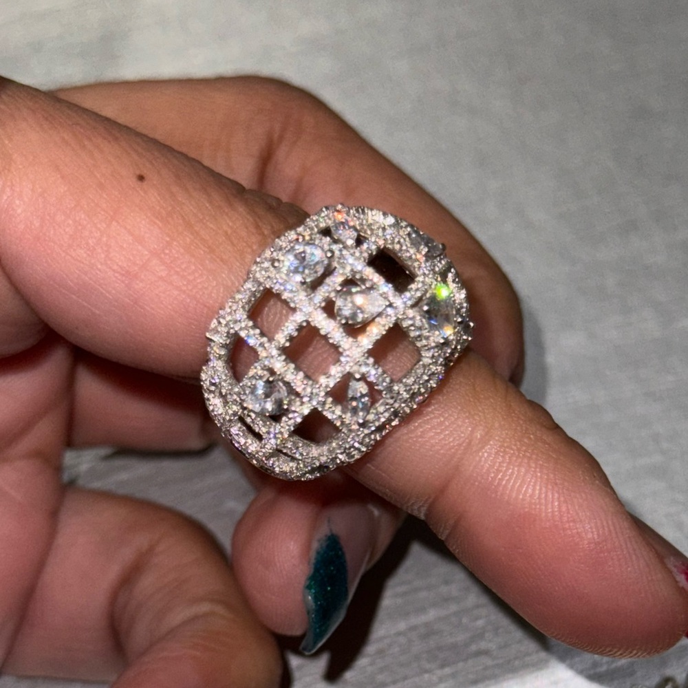 14k White gold vermeil stunning women’s ring, gift for her, sparkling Swarovski - Picture 4 of 7